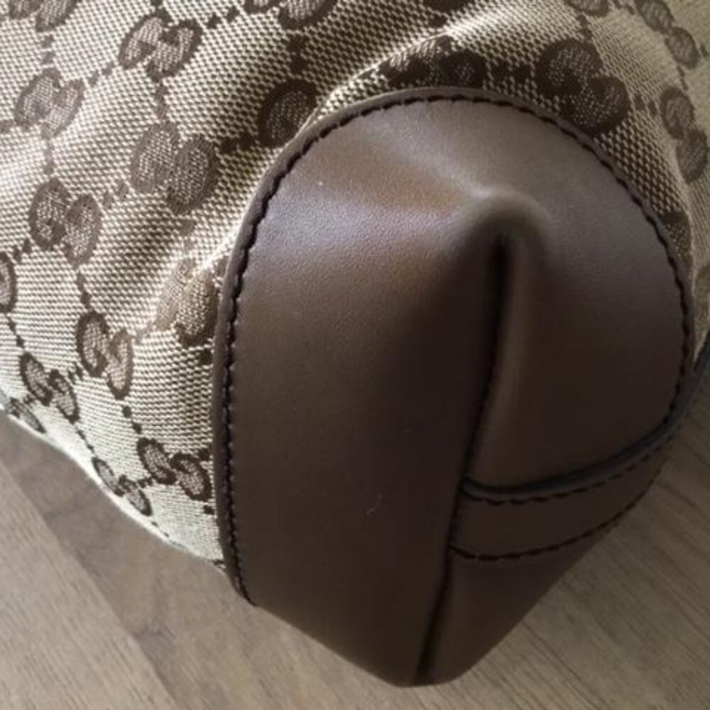 Authentic Gucci GG Canvas Tote Bag with Attached Gucci Leather Pouch - Picture 9 of 14